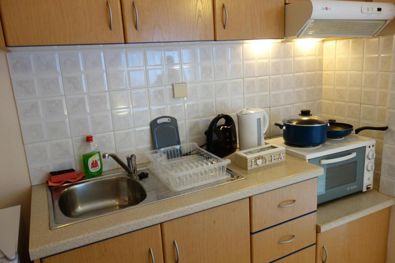 Kiki'S Cosy Apartments Nea Chili Екстер'єр фото