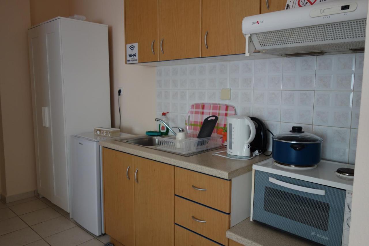 Kiki'S Cosy Apartments Nea Chili Екстер'єр фото