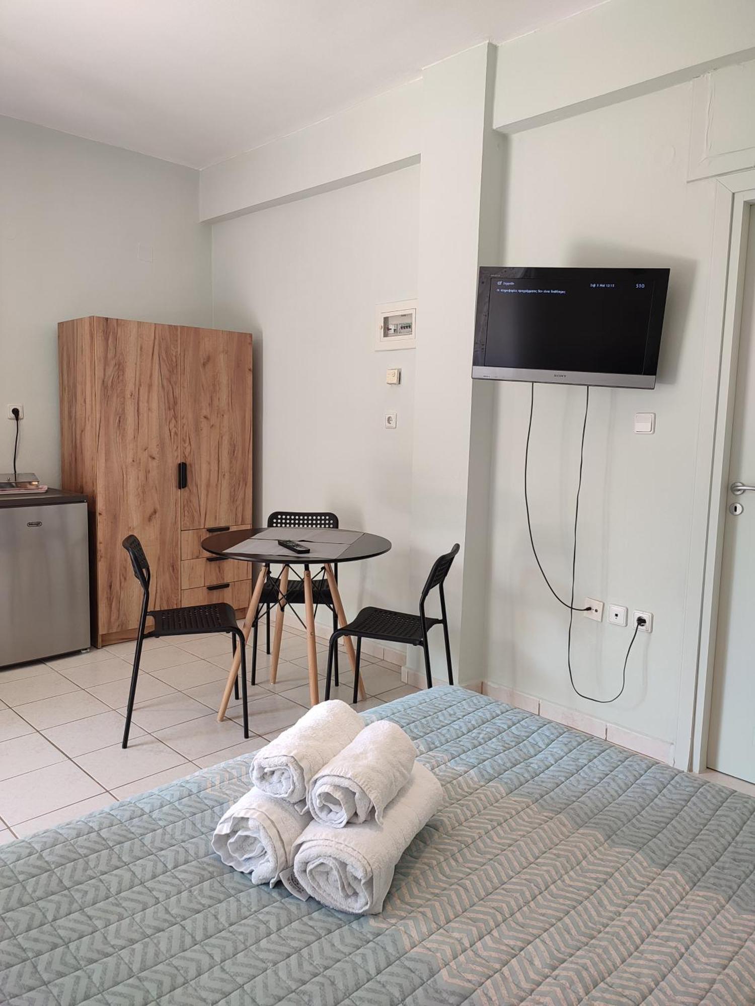 Kiki'S Cosy Apartments Nea Chili Екстер'єр фото